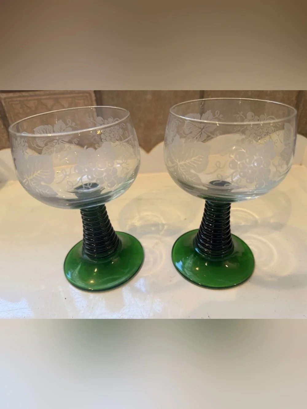 2 Vintage Luminarc France Etched Grapevine Ringed Ribbed Green Stem Wine Glasses